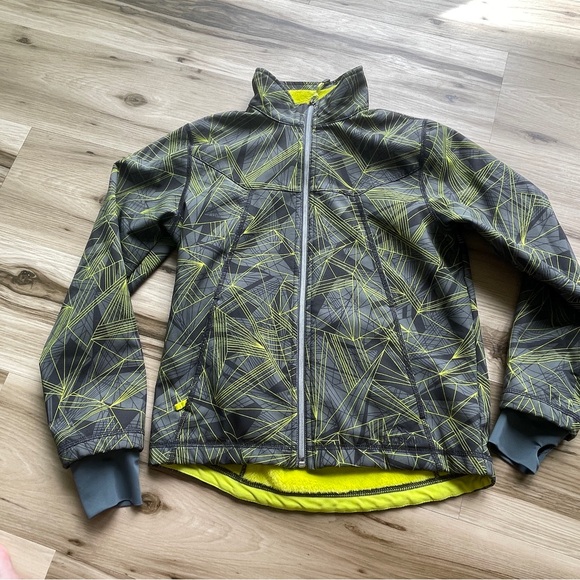 LL Bean midweight all weather coat Grey/neon yellow line pattern Size M.… - Picture 1 of 12